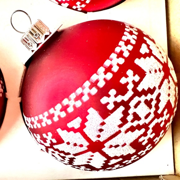 4 Matte Red Glass Christmas Ball Ornaments White Glitter Nordic Snowflake Design - Picture 3 of 6